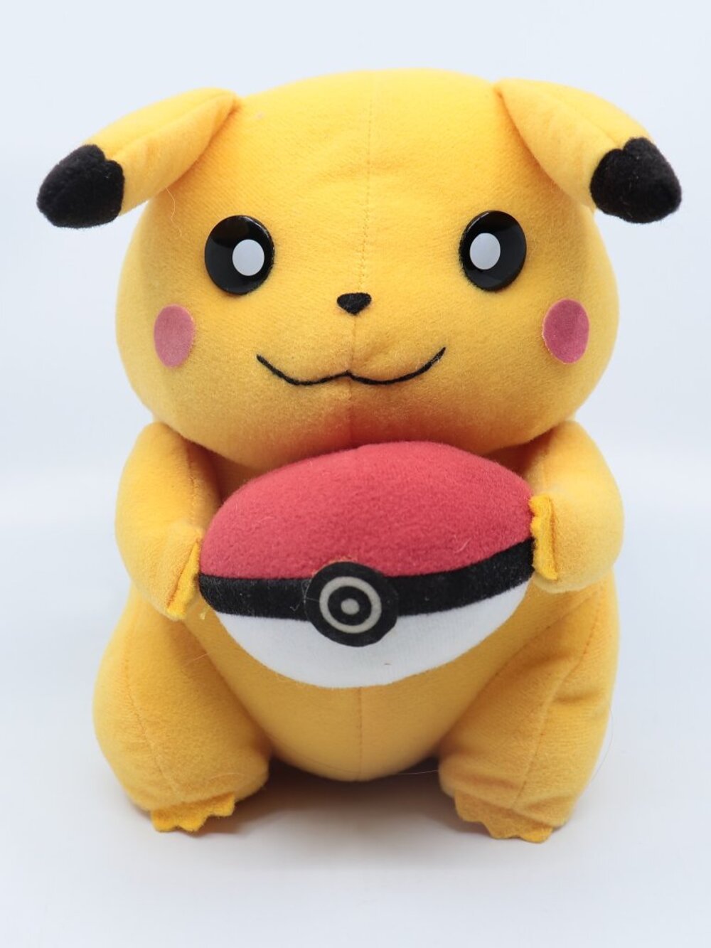 Vintage 1998 Banpresto Pokémon Pikachu w/ Pokeball Plush 8" NOS Japan Rare